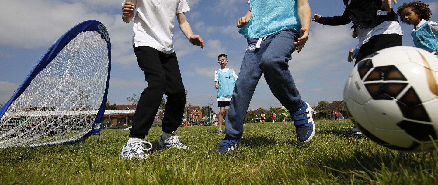 Three Key Benefits of Joining a Sports Team or Society at University